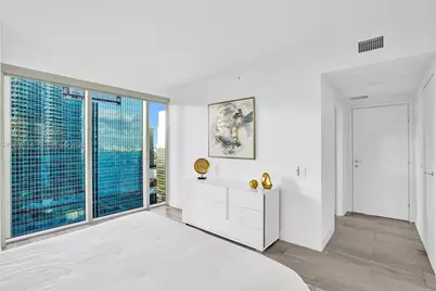1300 Brickell Bay Dr #2702, Miami, FL 33131 - Photo 7