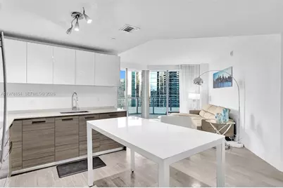 1300 Brickell Bay Dr #2702, Miami, FL 33131 - Photo 29