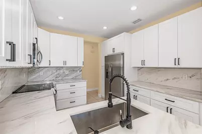 15853 SW 10th St, Pembroke Pines, FL 33027 - Photo 13