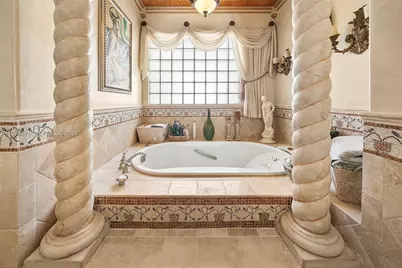 4501 N Bay Rd, Miami Beach, FL 33140 - Photo 15