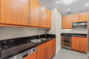 1425 Brickell Ave, Miami, FL 33131 - Photo 7