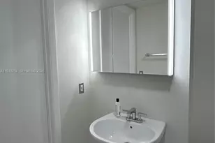 690 SW 1st Ct, Miami, FL 33130 - Photo 7