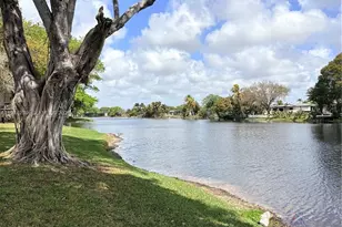 1701 NW 96th Terrace, Pembroke Pines, FL 33024 - Photo 19