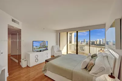 2000 Island Blvd #2802, Aventura, FL 33160 - Photo 21