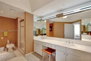 2000 Island Blvd, Aventura, FL 33160 - Photo 25