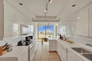 2000 Island Blvd, Aventura, FL 33160 - Photo 17