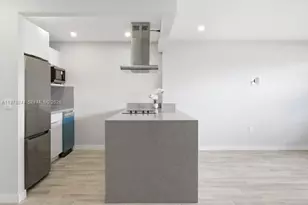 301 SW 135th Ave, Pembroke Pines, FL 33027 - Photo 9