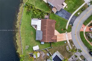 9291 NW 11th Ct, Pembroke Pines, FL 33024 - Photo 37