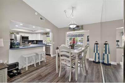 9291 NW 11th Ct, Pembroke Pines, FL 33024 - Photo 11