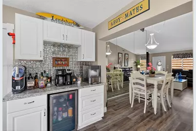 9291 NW 11th Ct, Pembroke Pines, FL 33024 - Photo 23