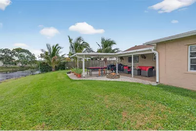 9291 NW 11th Ct, Pembroke Pines, FL 33024 - Photo 31
