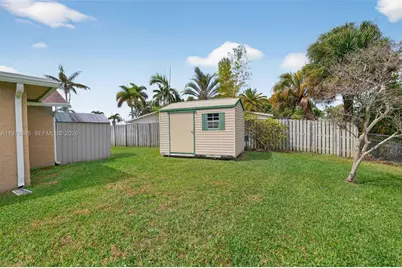 9291 NW 11th Ct, Pembroke Pines, FL 33024 - Photo 33