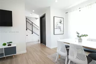 211 SE 4th St, Hallandale Beach, FL 33009 - Photo 3