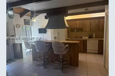 412 Briarwood Cir #2-23, Hollywood, FL 33024 - Photo 3