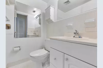 2050 NE 39th St #W212, Lighthouse Point, FL 33064 - Photo 5