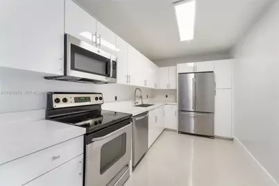 401 69th St #913, Miami Beach, FL 33141 - Photo 1