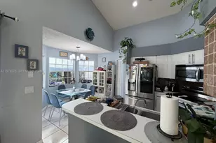 400 Somerset Way, Weston, FL 33326 - Photo 5