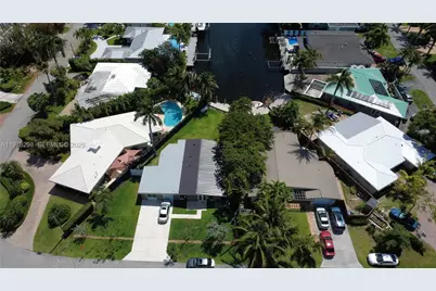 2416 NE 19th Ter, Wilton Manors, FL 33305 - Photo 17