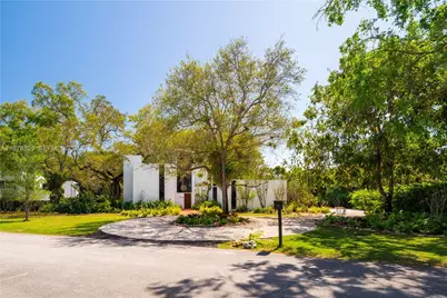 6400 SW 133rd Dr, Pinecrest, FL 33156 - Photo 1