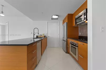 50 Biscayne Blvd #1902, Miami, FL 33132 - Photo 17