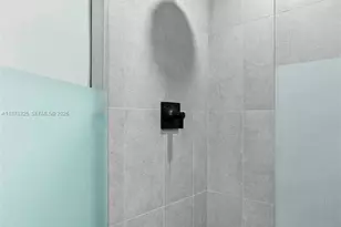 121 NE 5th St, Miami, FL 33132 - Photo 15