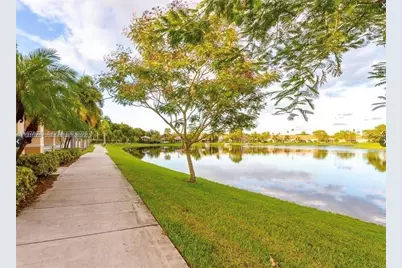 1213 SW 46th Way, Deerfield Beach, FL 33442 - Photo 17