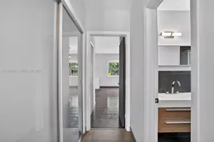 425 NE 114th St, Miami, FL 33161 - Photo 23