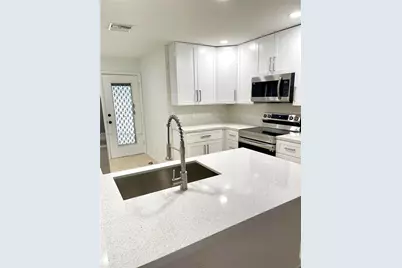 2704 Pinewood Ct #0, Davie, FL 33328 - Photo 5