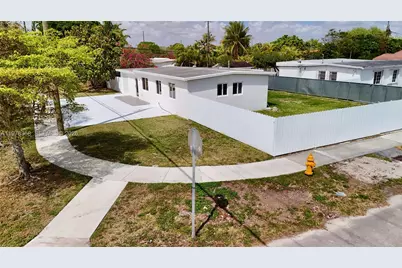 10381 SW 32nd St, Miami, FL 33165 - Photo 3