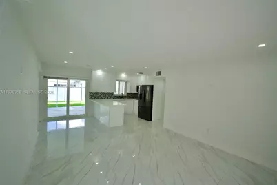 10381 SW 32nd St, Miami, FL 33165 - Photo 5