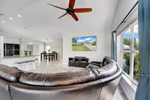 3833 Cypress Lake Dr, Lake Worth, FL 33467 - Photo 7