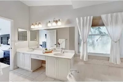 3833 Cypress Lake Dr, Lake Worth, FL 33467 - Photo 15