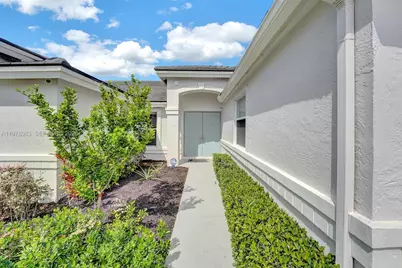 3833 Cypress Lake Dr, Lake Worth, FL 33467 - Photo 3