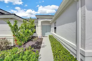 3833 Cypress Lake Dr, Lake Worth, FL 33467 - Photo 3