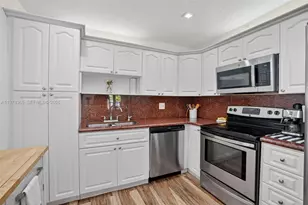 7016 SW 103rd Pl, Miami, FL 33173 - Photo 9