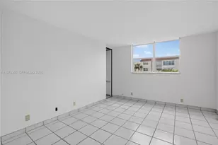 2821 Somerset Dr, Lauderdale Lakes, FL 33311 - Photo 7