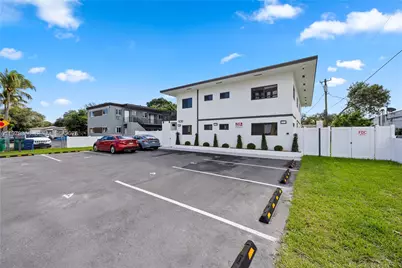 630 NE 166th St #3, Miami, FL 33162 - Photo 31