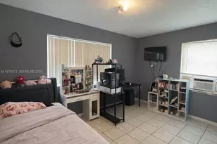 330 NW 23rd Ct, Miami, FL 33125 - Photo 5