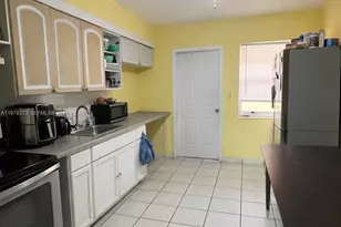 330 NW 23rd Ct, Miami, FL 33125 - Photo 3