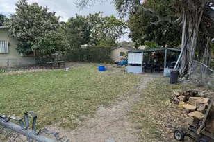 330 NW 23rd Ct, Miami, FL 33125 - Photo 13