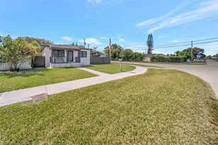 7470 SW 37th St, Miami, FL 33155 - Photo 3