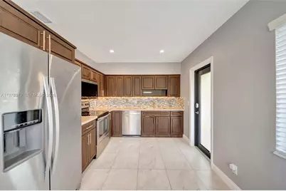 7470 SW 37th St, Miami, FL 33155 - Photo 7