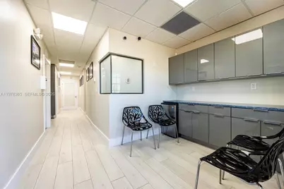 10200 NW 25th St, Doral, FL 33172 - Photo 7