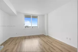 325 S Biscayne Bl, Miami, FL 33131 - Photo 21