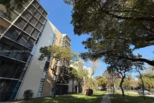 3301 N Country Club Dr, Aventura, FL 33180 - Photo 3