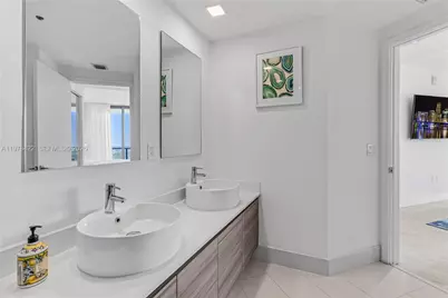 121 NE 34th St #3116, Miami, FL 33137 - Photo 17