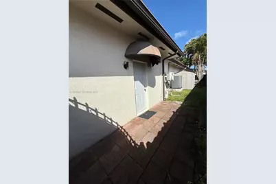 18529 SW 97th Pl #1, Cutler Bay, FL 33157 - Photo 3