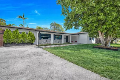 9305 SW 178th Ter, Palmetto Bay, FL 33157 - Photo 3