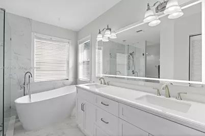 9838 NW 1st Mnr, Coral Springs, FL 33071 - Photo 3