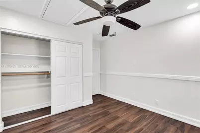 32 Wimbledon Lake Dr #221, Plantation, FL 33324 - Photo 27